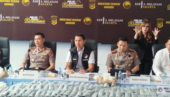 Polda Metro Bongkar Dugaan Pabrik Tramadol Ilegal, Mesin Produksi dan Jutaan Butir Disita